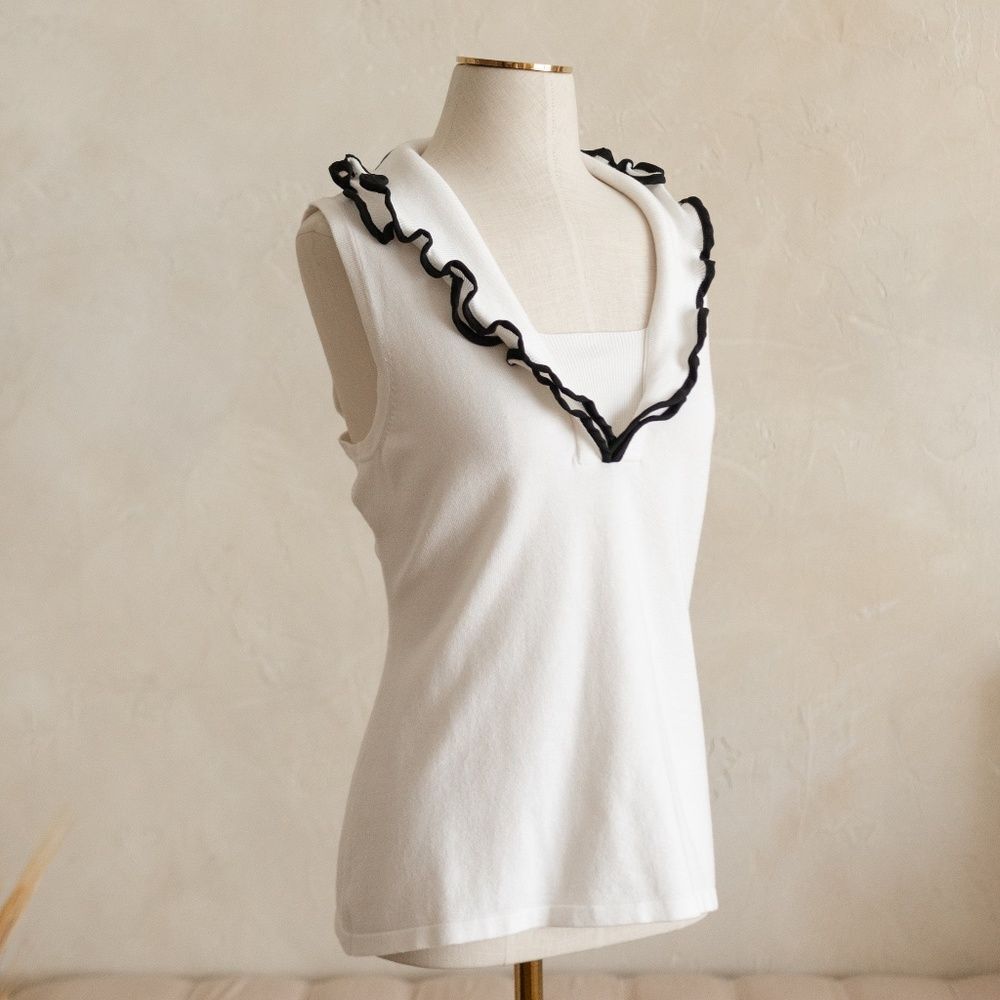 RED Black and White Ruffle‎ Neck Sleeveless Sweater Top size L